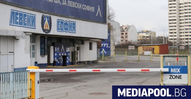 Ръководството на футболния клуб Левски изрази възмущение от повдигането на