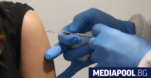 Италианец се е появил във ваксинационен център със силиконова ръка