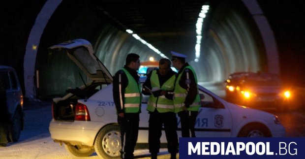 За Коледните и Новогодишните празници и двете тръби на тунелите