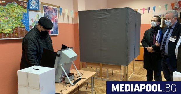 Избирателната активност към 16 часа е 24 12 съобщиха от Централната