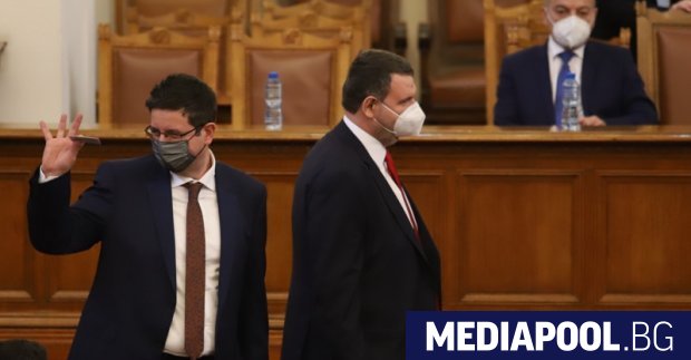 Делян Пеевски, санкциониран за значима корупция, отново е в парламента,