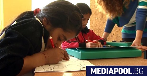 Ромските ученици масово се връщат в клас след тестване за