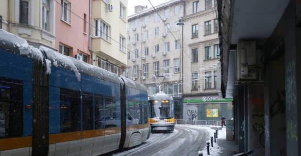 Усложнена обстановка в София заради обилният снеговалеж, който започна около