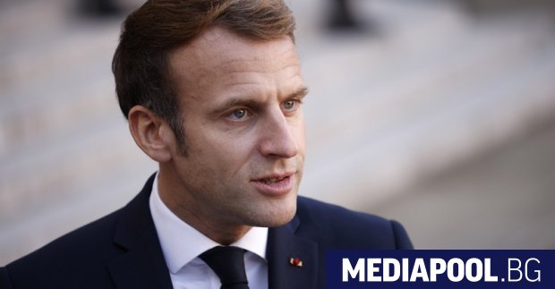 Френският президент Емануел Макрон публикува съобщение в Туитър за да