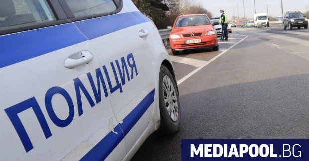 Четирима души са задържани при полицейска акция в София срещу