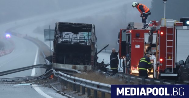 Двамата македонски митничари които са пропуснали автобуса който катастрофира на