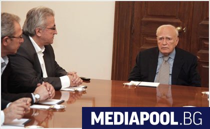 Бившият гръцки президент Каролос Папуляс почина днес на 92-годишна възраст,