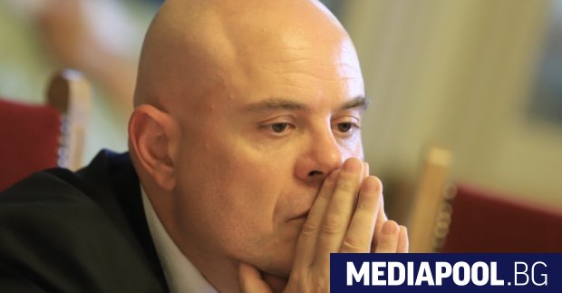 Главният прокурор Иван Гешев се е оплакал пред Европа от