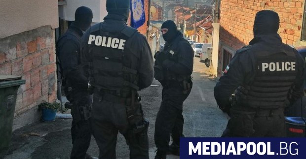 Полицията в Пловдив издирва стрелеца по автобуси на градския транспорт