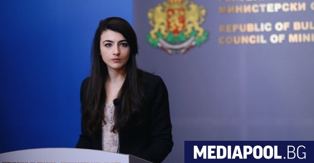 Зелен сертификат за държавната администрация ще бъде въведен най рано от