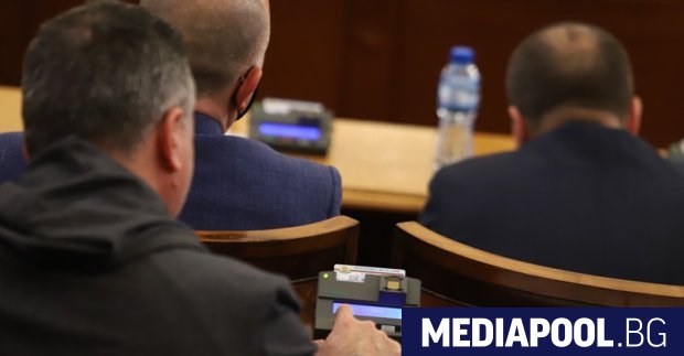 Парламентът прегласува в четвъртък приетия по рано мораториум за замразяване на