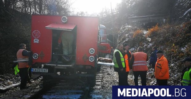 Влакова мотриса дерайлира в района на момчилградското село Подкова Причината