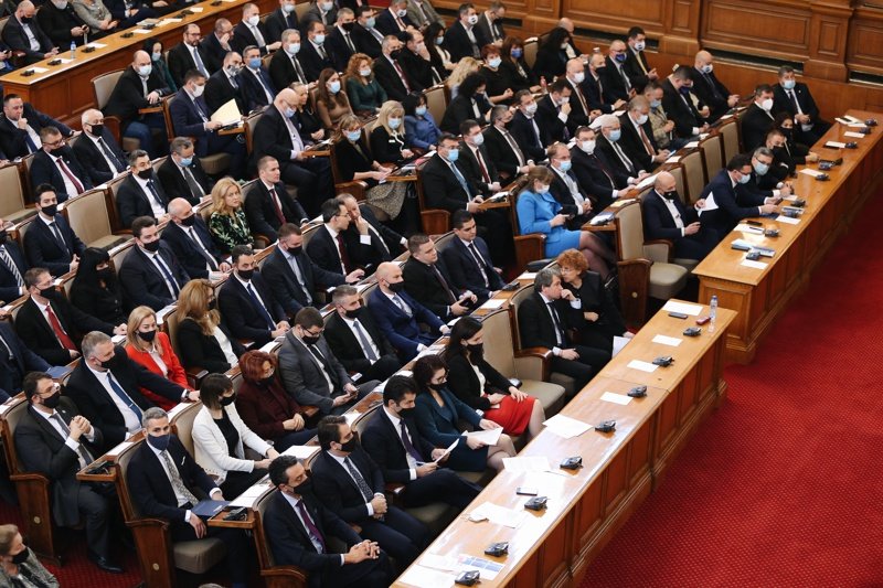 Още депутати на "Продължаваме промяната" отиват в изпълнителната власт