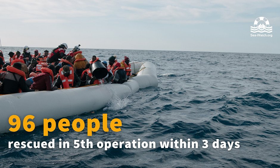 Кораб на германска хуманитарна организация спаси 100 мигранти в Средиземно море