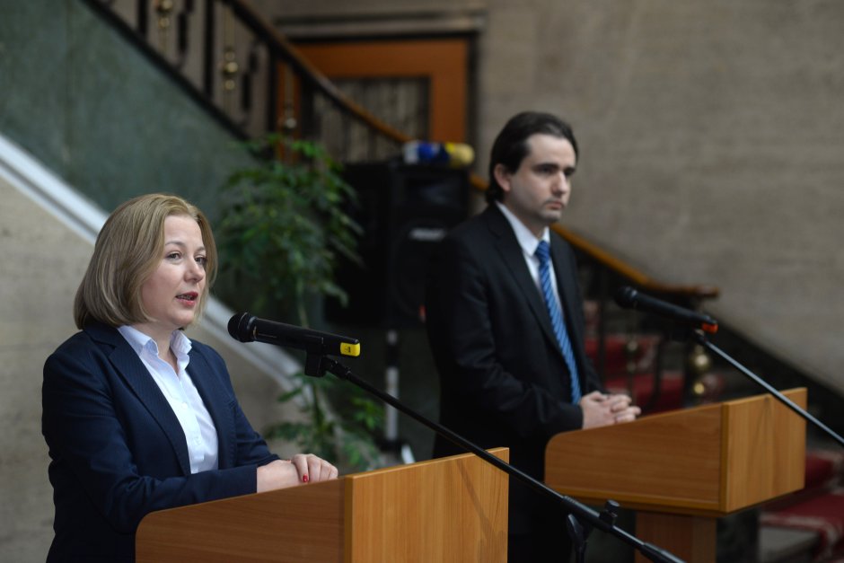 Министърите на правосъдието Надежда Йорданова и на електронното управление Божидар Божанов