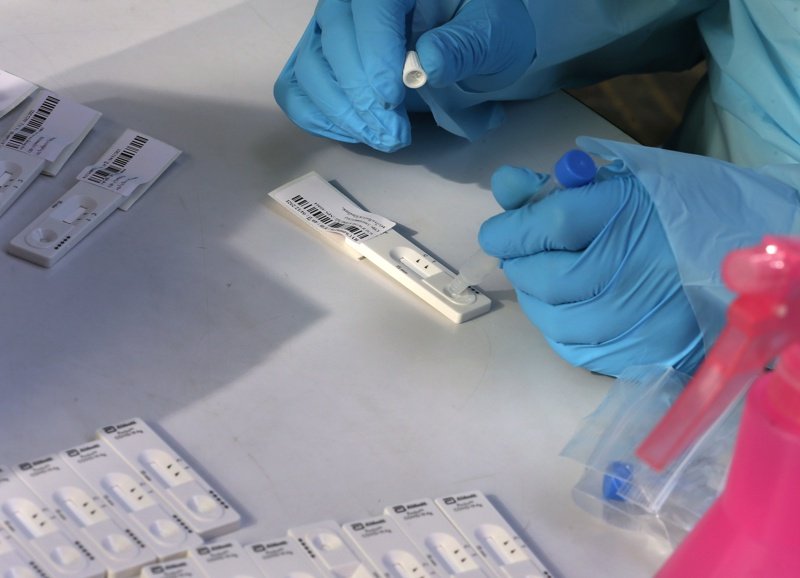 904 нови случаи на коронавирус, 3,3 на сто от направените тестове