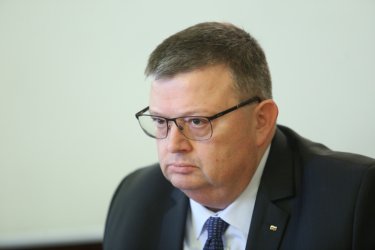 Цацаров напуска предсрочно антикорупционната комисия от 1 март