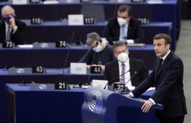 Макрон: ЕС да разработи нов договор за сигурност, който да предложи на Русия