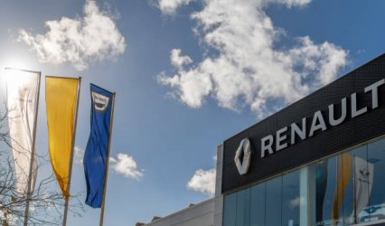 "Рено" с цел всички продажби в Европа да са на електромобили през 2030 г.