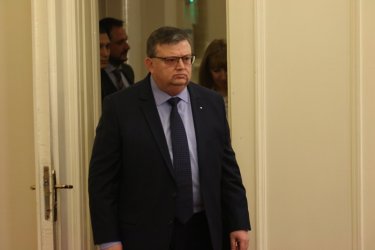 ВСС възстанови Цацаров като прокурор авансово