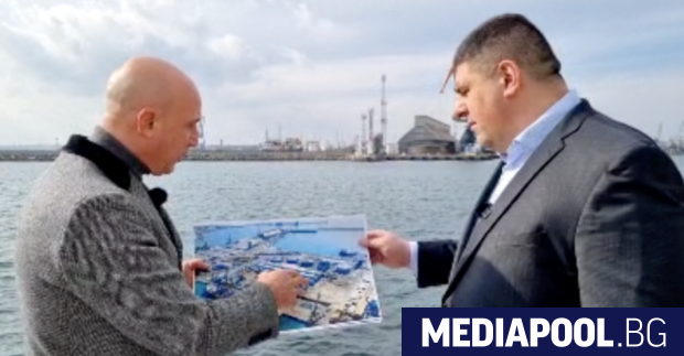 За складирани тонове опасни химикали на пристанище Бургас без екооценка