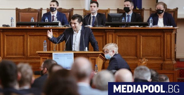 Македонският премиер Димитър Ковачевски не вижда проблем с вкарването на