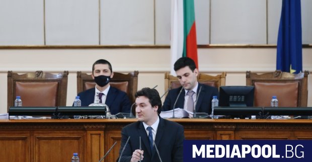 Народното събрание единодуппно прекрати правомощията на Сотир Цацаров като председател