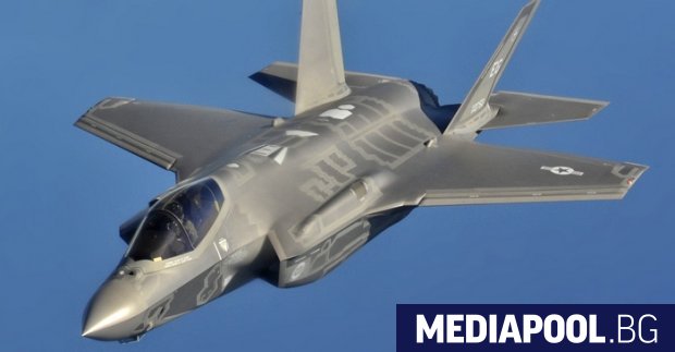 Кралските военновъздушни сили на Нидерландия изпращат два изтребителя F-35 от