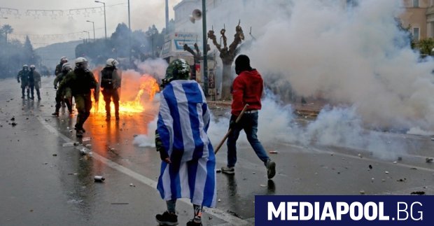 Силен взрив вероятно причинен от изтичане на газ за битови