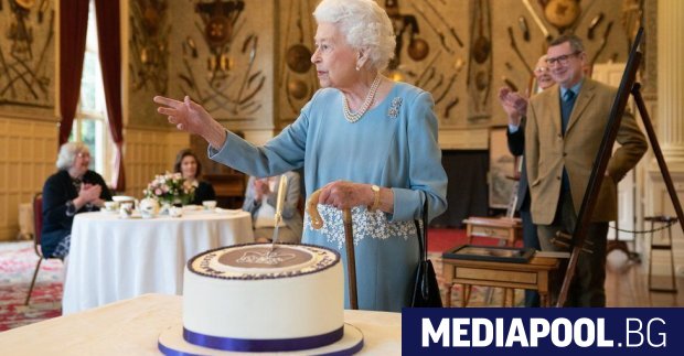 Британската кралица Елизабет ІІ отбелязва в неделя 70 ата годишнина от