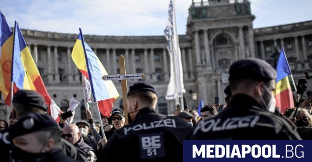 Ваксинацията срещу Covid става задължителна в Австрия от февруари потвърди