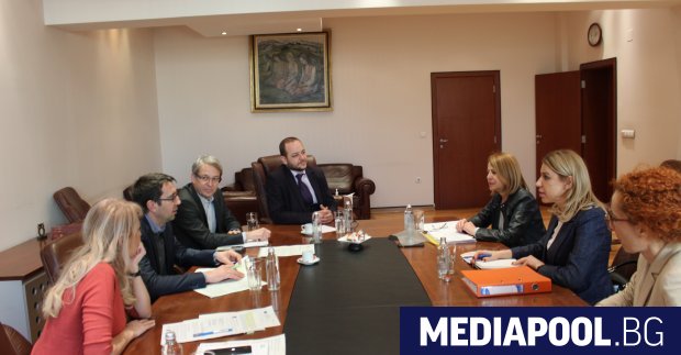 След половин година отлежаване в Министерството на околната среда и