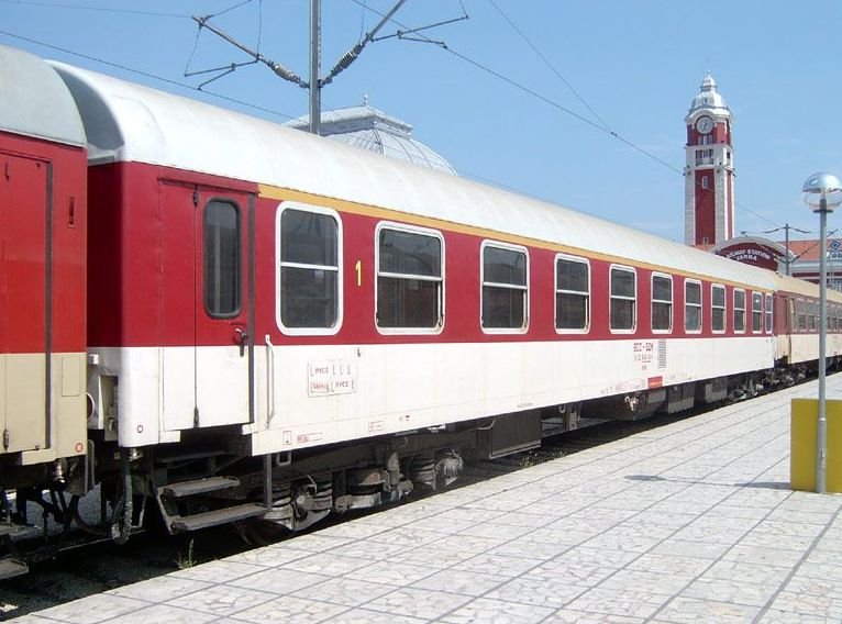 По-бързо с влак от София до Варна и Бургас през май, обеща Събев