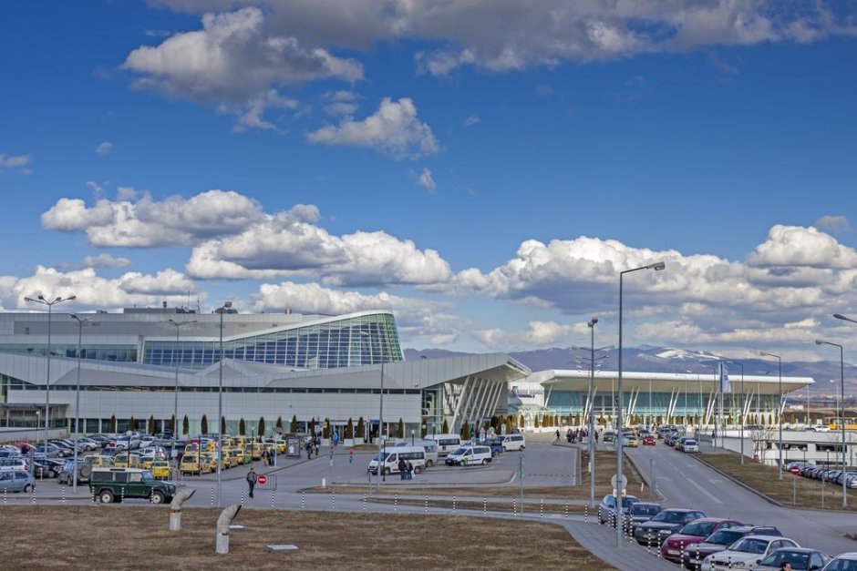 Летище София отбелязва спад от 3,8 млн. пътници спрямо нивата преди COVID