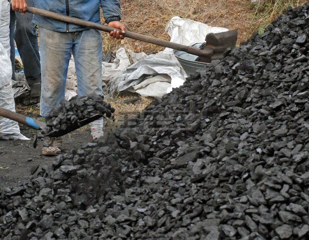 Екоминистърът: Енергийни помощи ще има, но не и за въглища