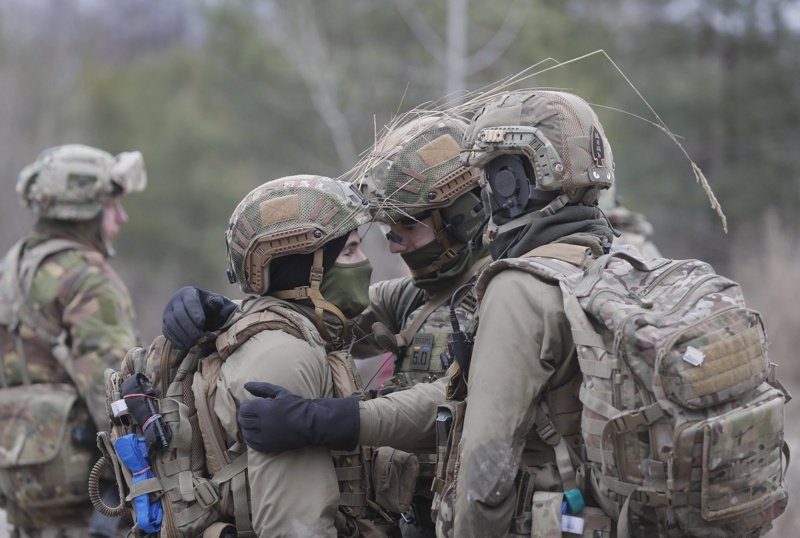 Украинските войници са в готовност за защита