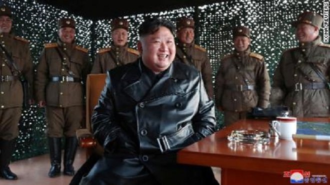 Северна Корея е изпитала хиперзвукова ракета в присъствието на Ким Чен-ун
