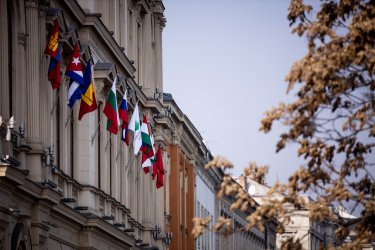 България и други държави от ЕС излизат от две международни банки от руската орбита