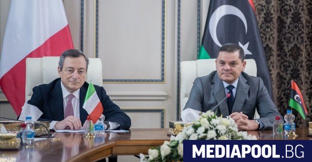 Либийският премиер Абдел Хамид Дбейба се измъкна невредим след опит