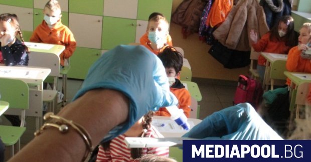 Майка отказваща да пуска детето си на училище заради пандемията