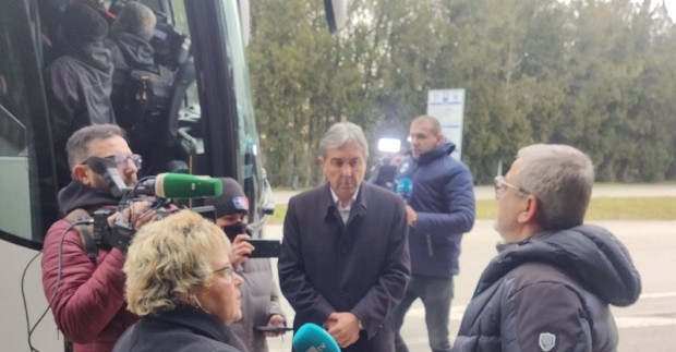 Два автобуса с българи, евакуирани от Одеса, пристигнаха у нас