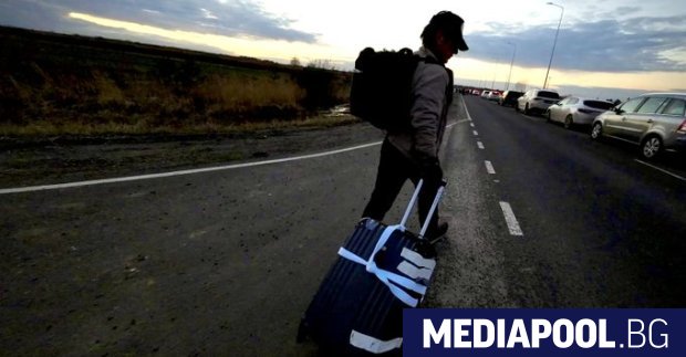 Дни след като беше в Киев за да заснеме сцени