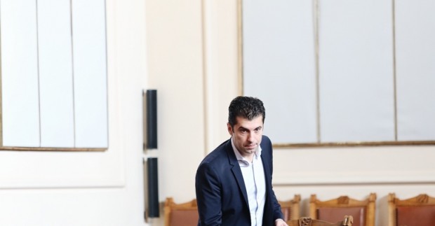 Премиерът Кирил Петков е бил специално поздравен от президента на