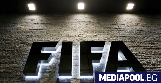 Международната футболна асоциация ФИФА и Европейската футболна асоциация УЕФА наложиха