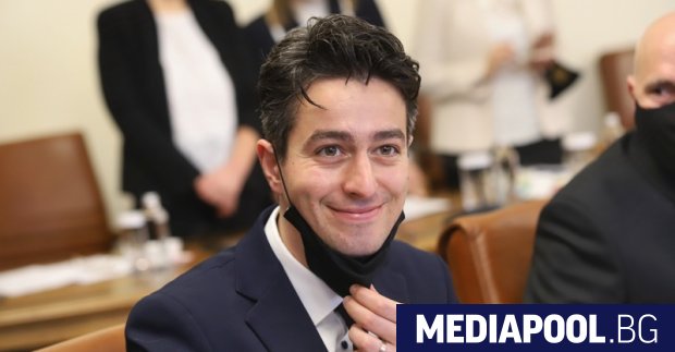 Досега харчените от Министерството на културата пари за поздравителни кошници