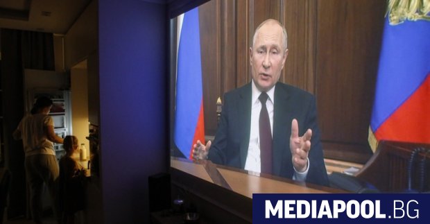 Руският президент Владимир Путин призна независимостта на самообявилите се народни