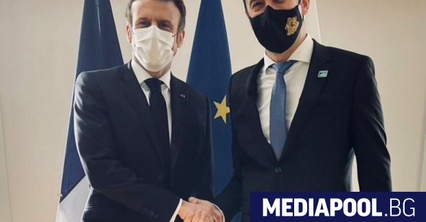 Министър председателят Кирил Петков разговаря с президента на Френската република Еманюел Макрон в рамките на