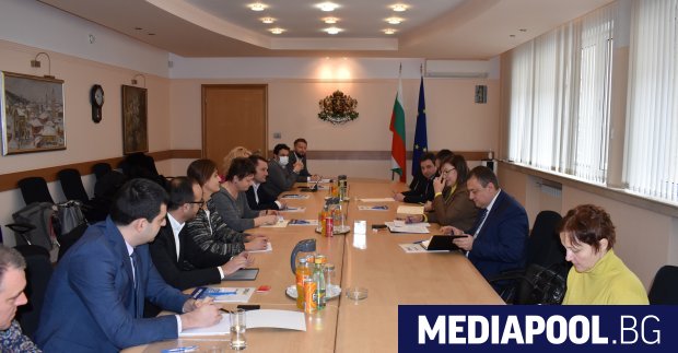 Българските граждани трябва да са напълно спокойни за доставките на