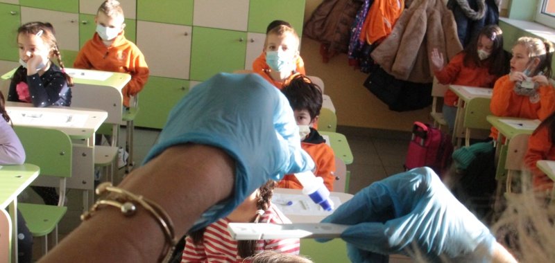 Гръцките власти разследват родители, спрели децата си от училище заради пандемията