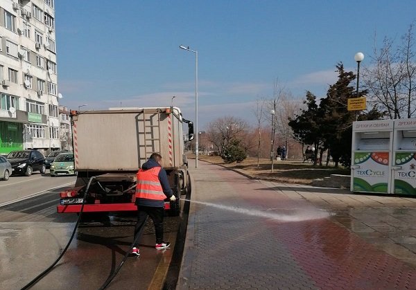 Започва миенето на улици и булеварди в София